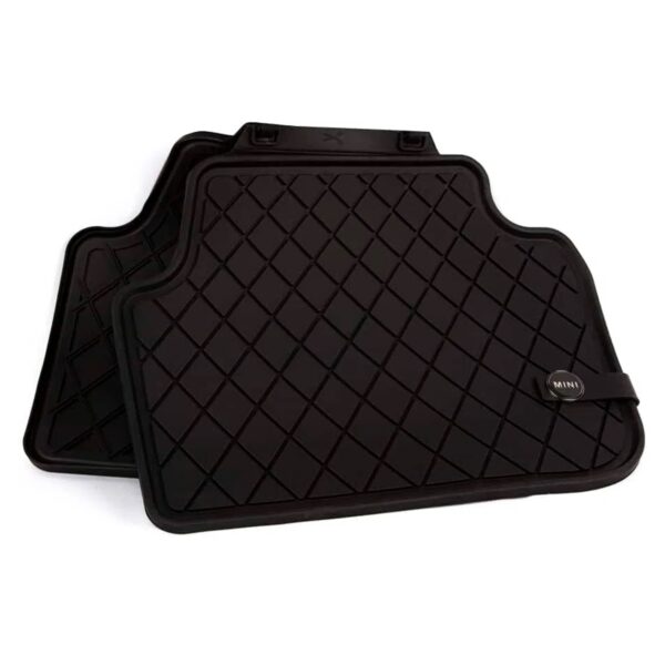 Tapetes em borracha MINI em essential black para a zona dos pés traseira